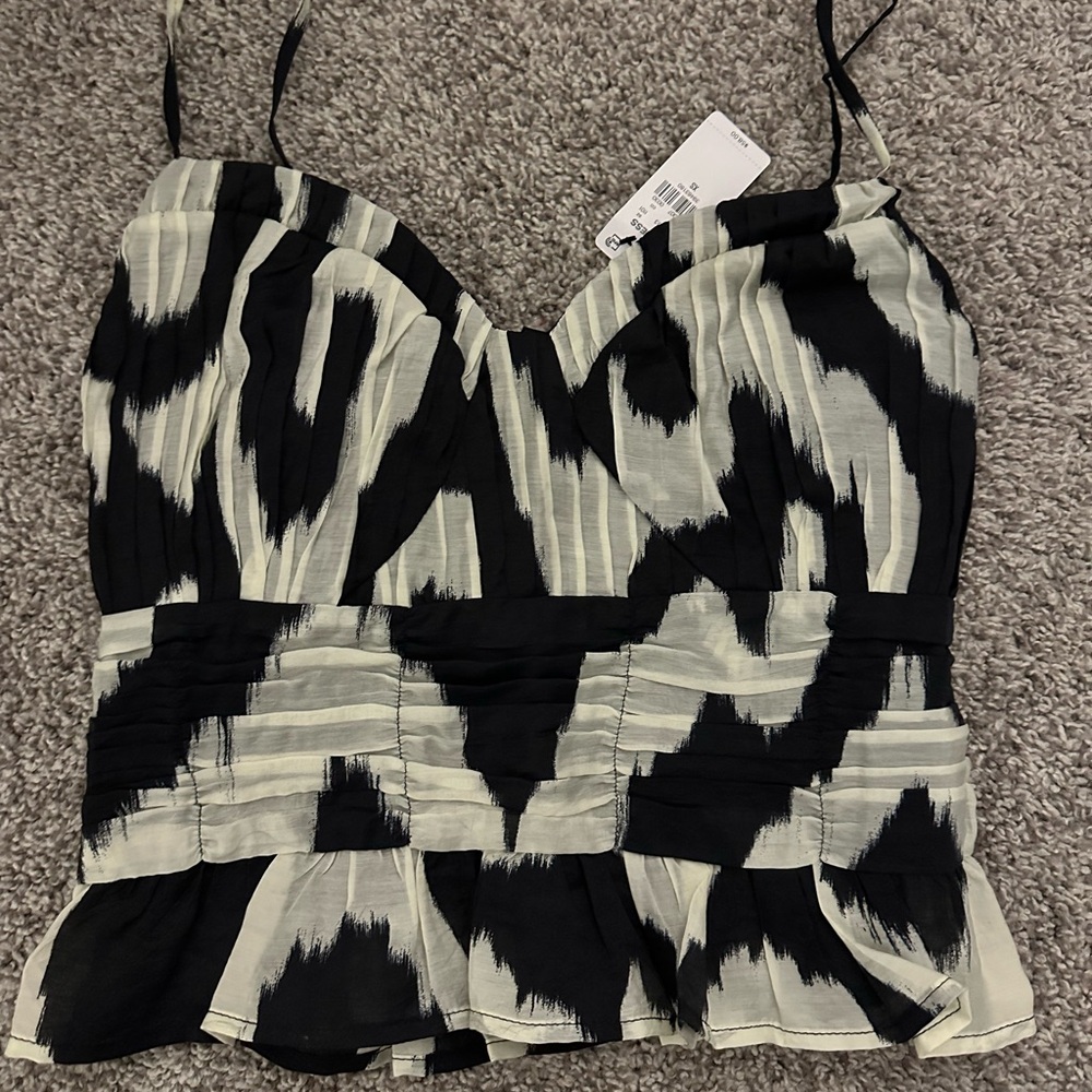 Express XS tank NWT
